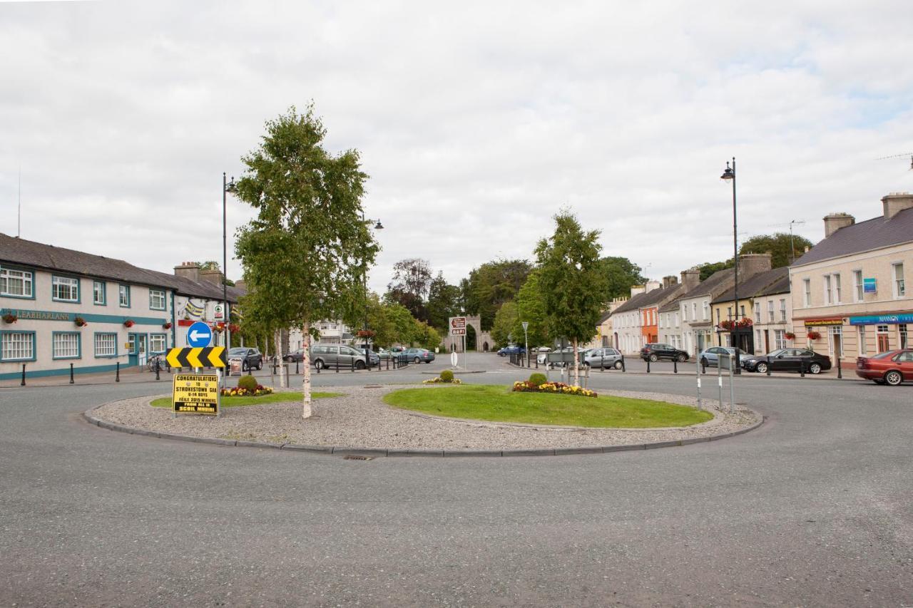 Inviting 4-Bed House In Strokestown Villa Exterior photo